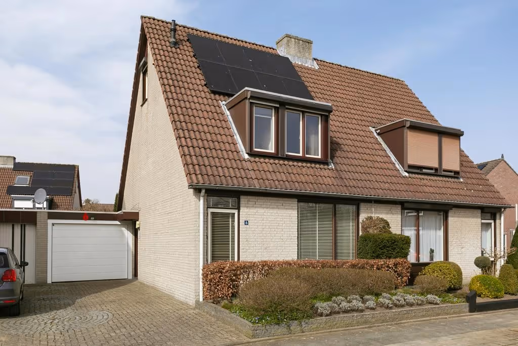 Reuver - Dovenetelstraat 6