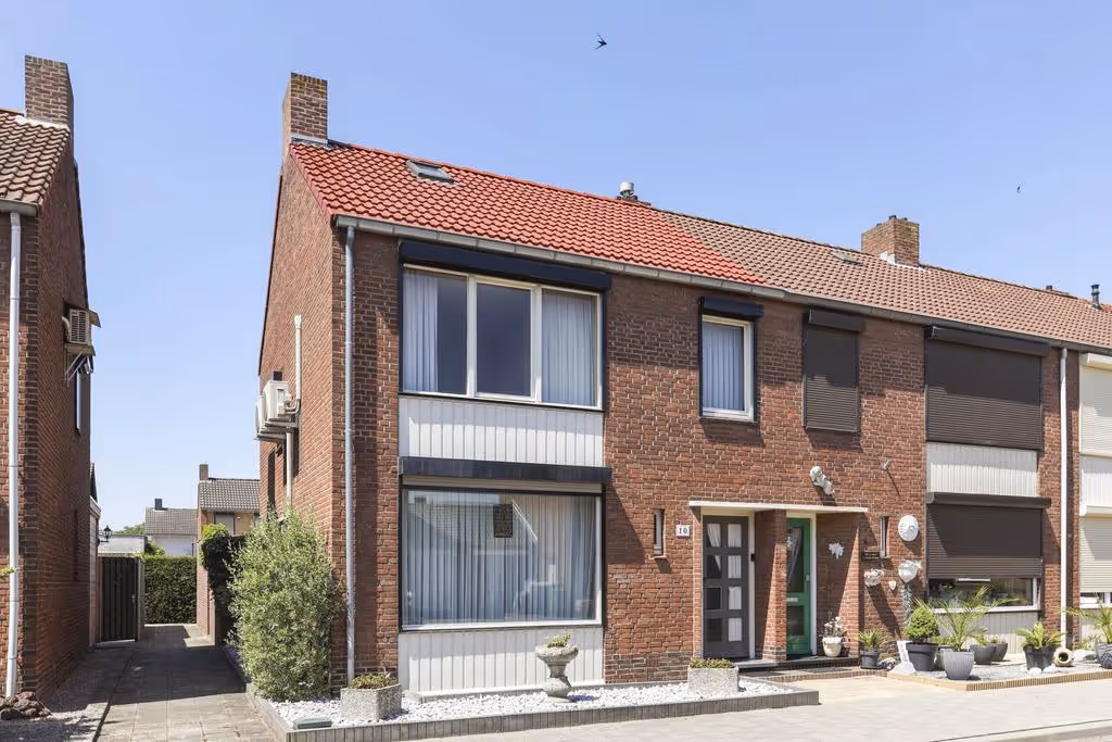 Maasbracht - Binnenweg 10