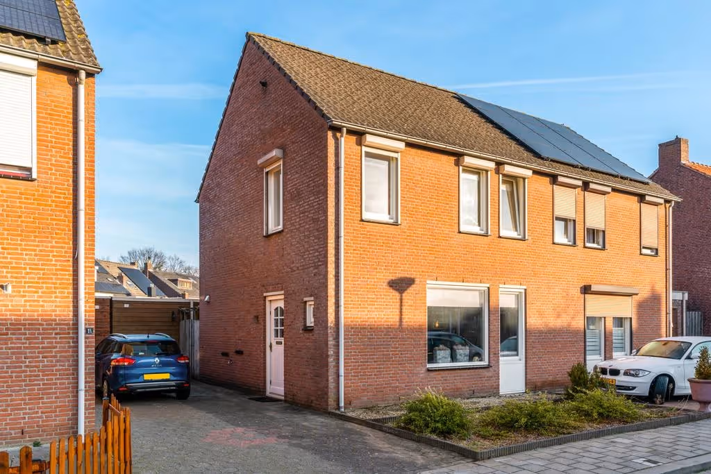 Roermond - Deken Rhoenstraat 1