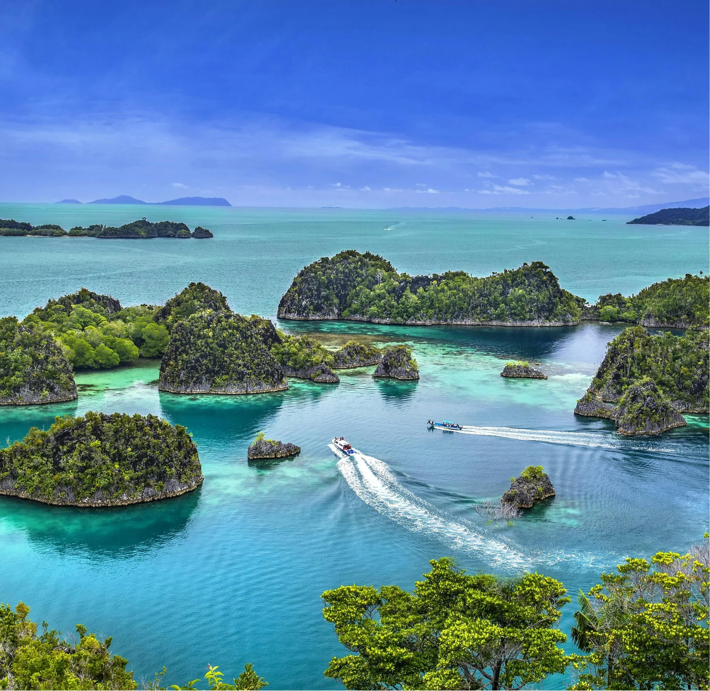 Emerald islands and turquoise lagoons of the US Virgin Islands