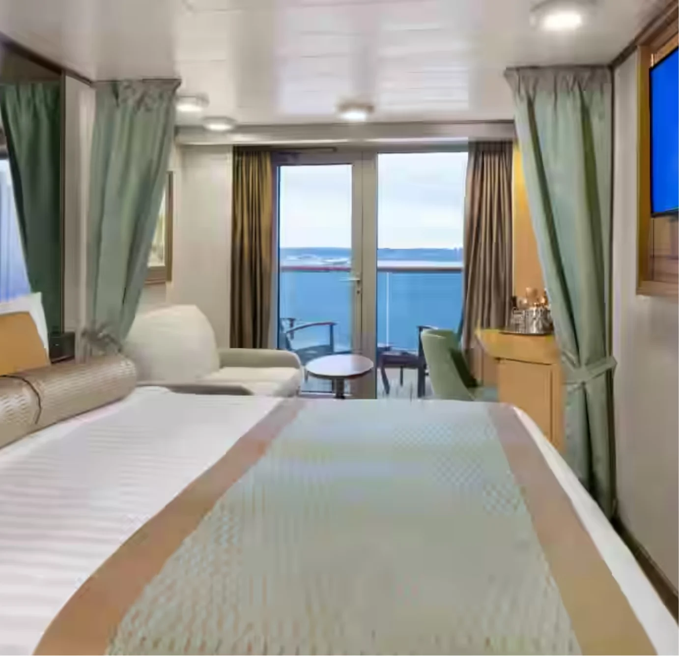 Neptune Suite with verandah and ocean view seating