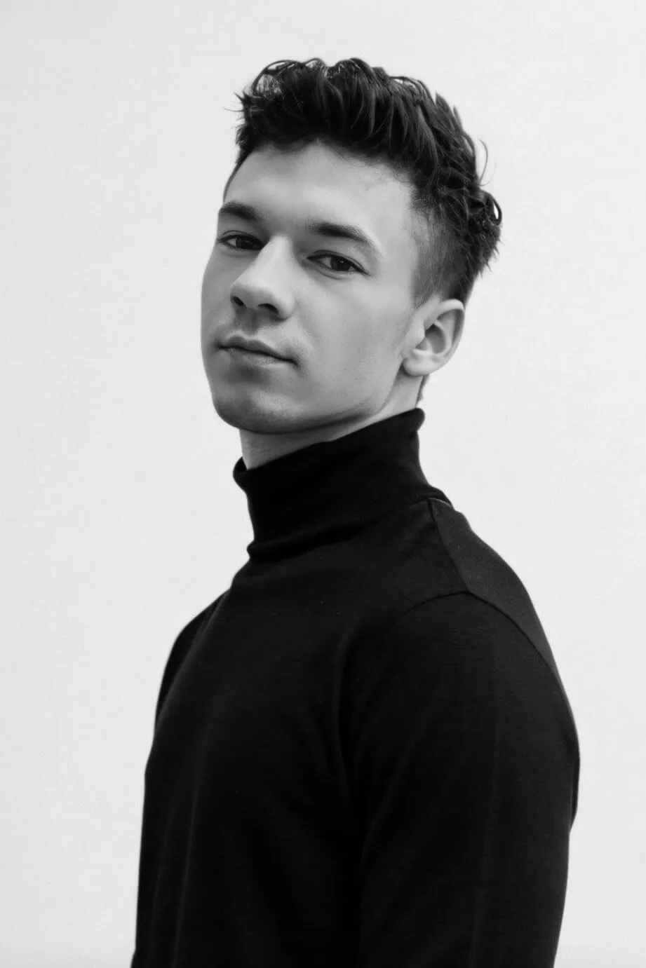 W2B-Studio | Nigel Lars Richardt Adams |Externer Partner für Wachstum & Sichtbarkeit