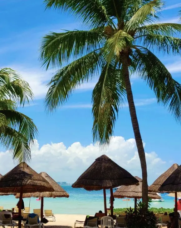 Oceanfront resort setting in the Riviera Maya used for leadership retreats and team off-sites