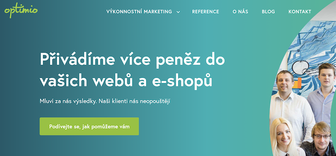 Spuštění webu jsme oslavili šampaňským na firemní snídani.