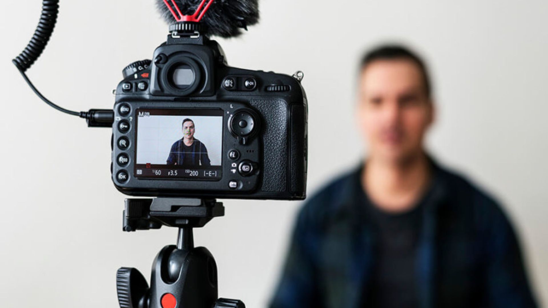 Client interviewé face caméra pour un témoignage