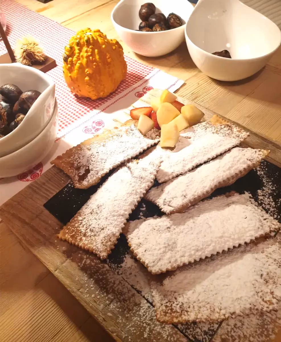 Südtiroler Gebäck mit Puderzucker