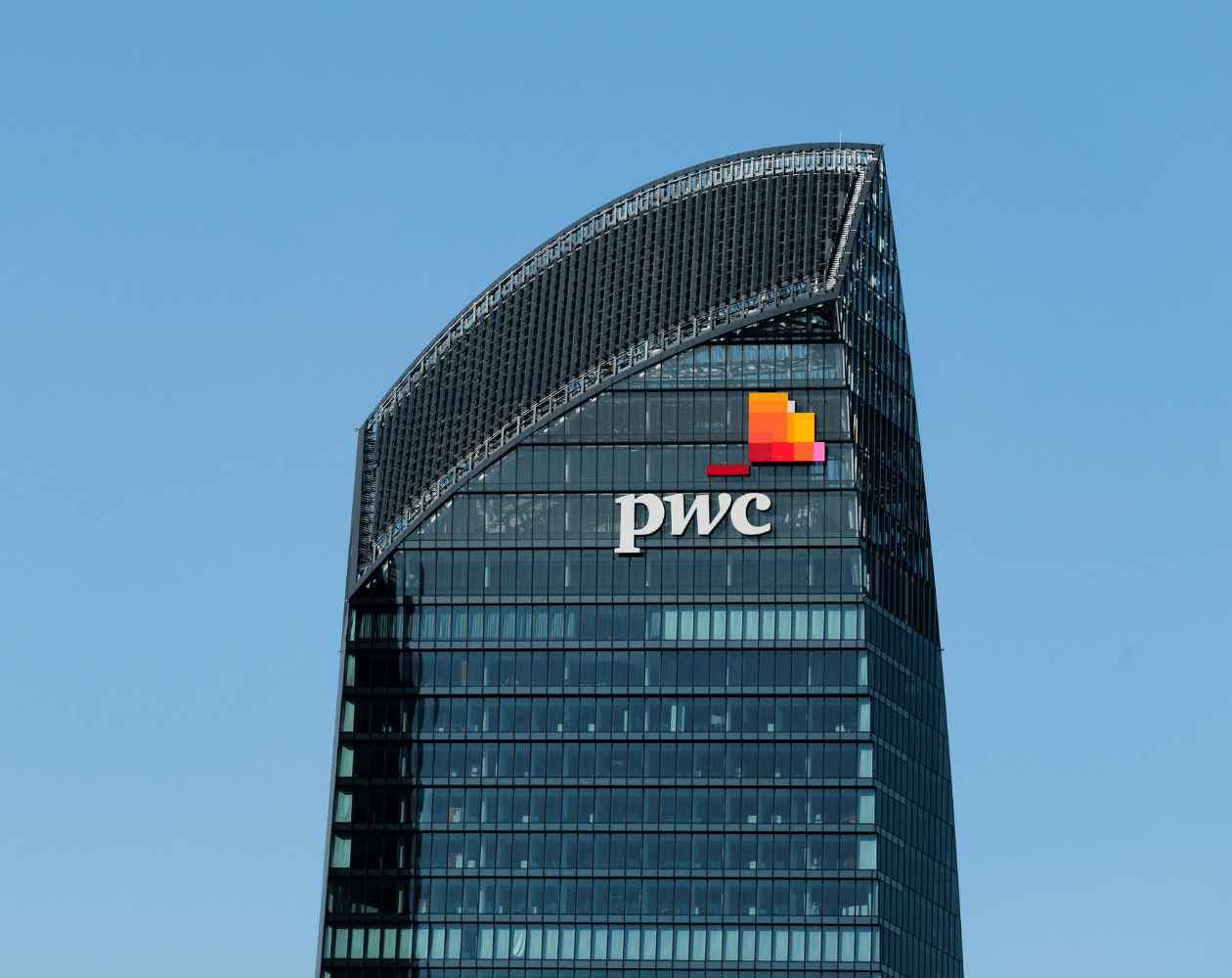 Data-Driven Transformation: How PwC Italy Reached 91% Online Adoption