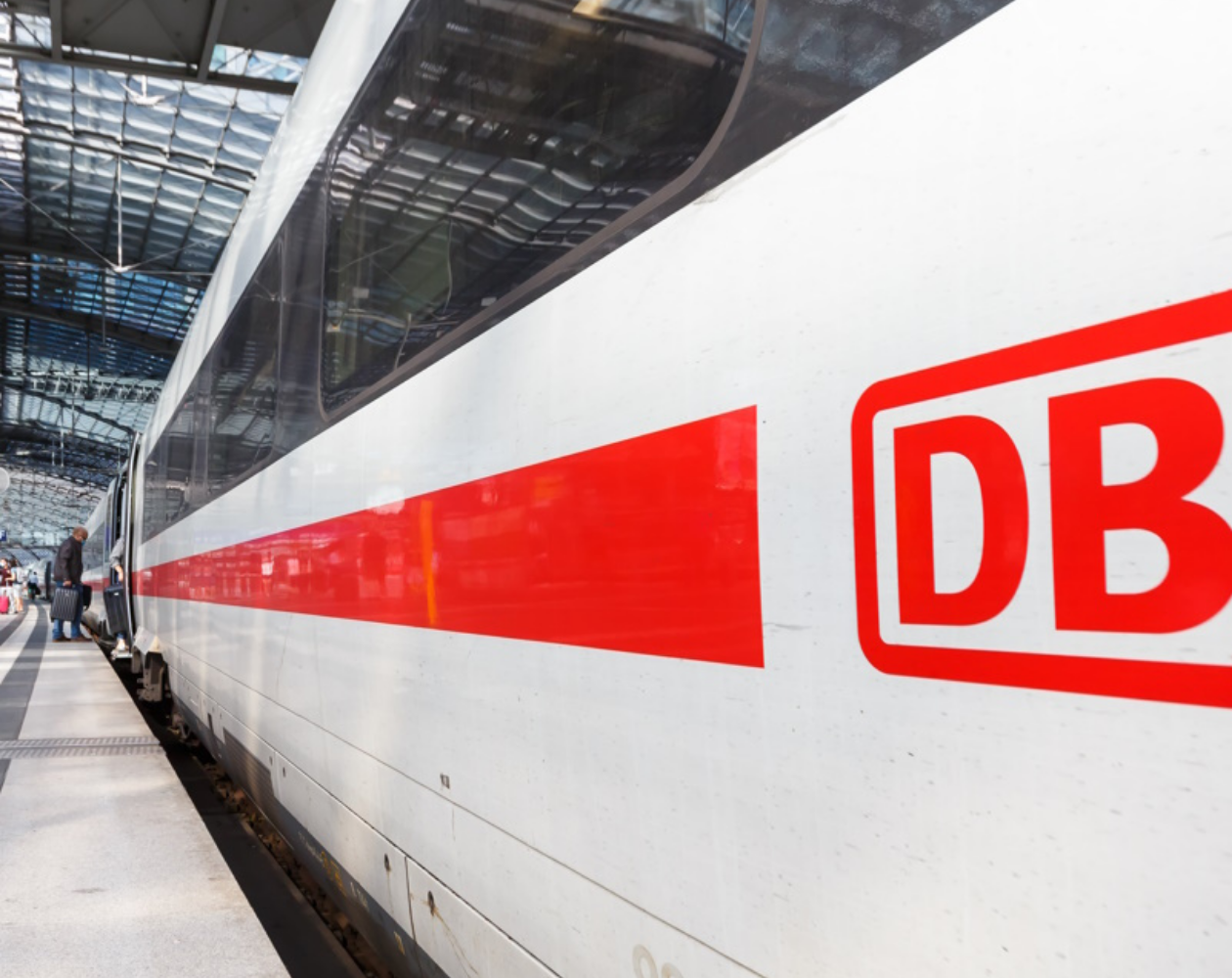 How Deutsche Bahn Achieved Up to 90% Time Savings with Digital Crew & Passenger Management