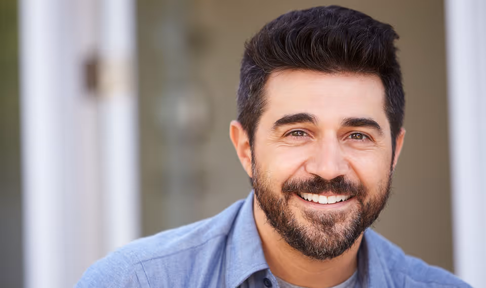 Greffe de barbe et de moustache