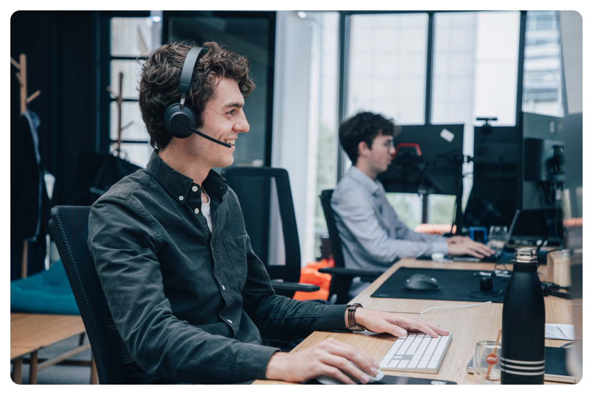 Équipe support OneFlash au bureau