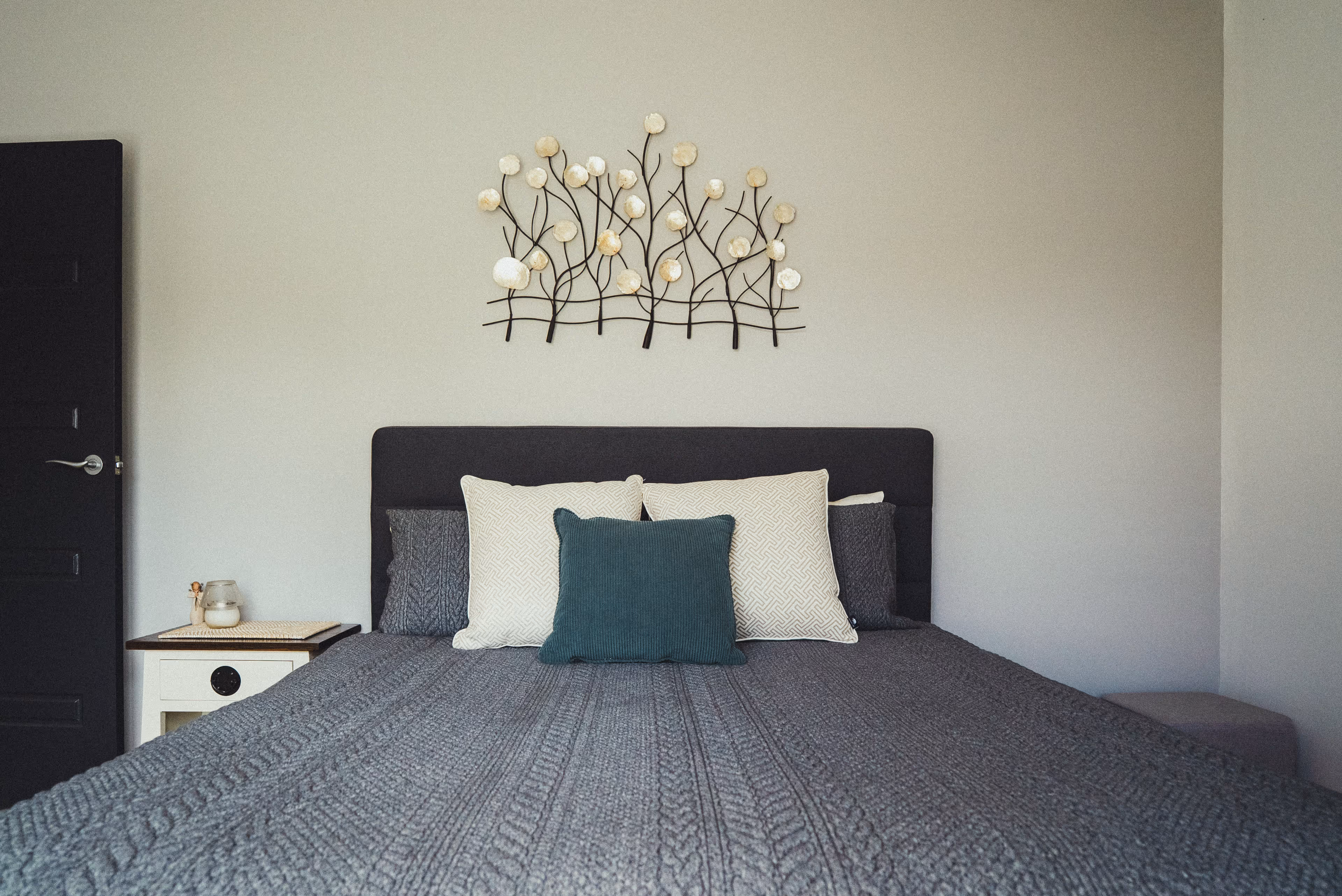 Yiramir romantic country riverfront rental accommodation retreat with fireplace on the Tumut River