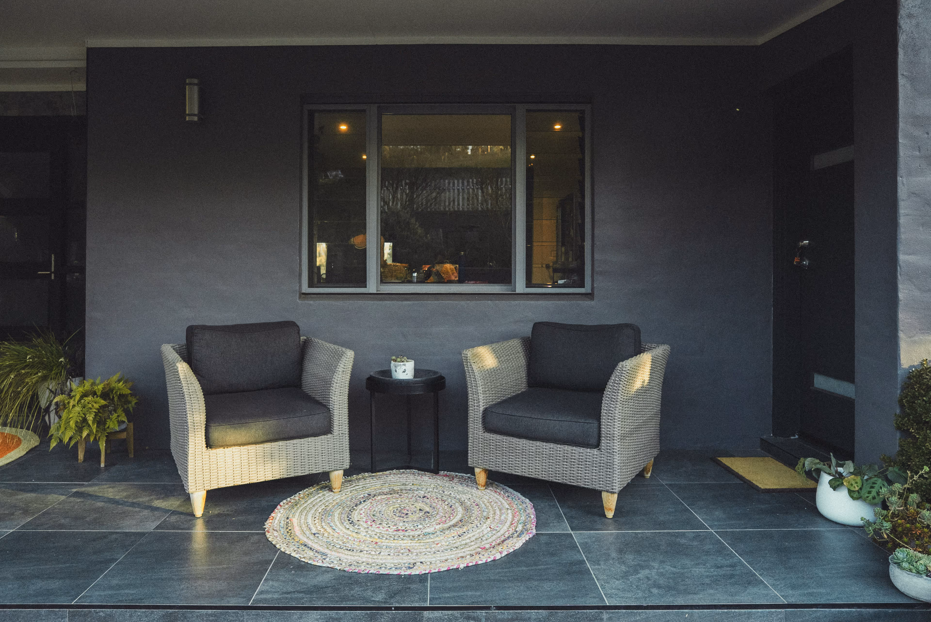 Yiramir romantic country riverfront rental accommodation retreat with fireplace on the Tumut River