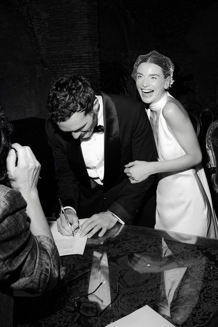 Платье для росписи в ЗАГСЕ: как подобрать идеальный образ? 