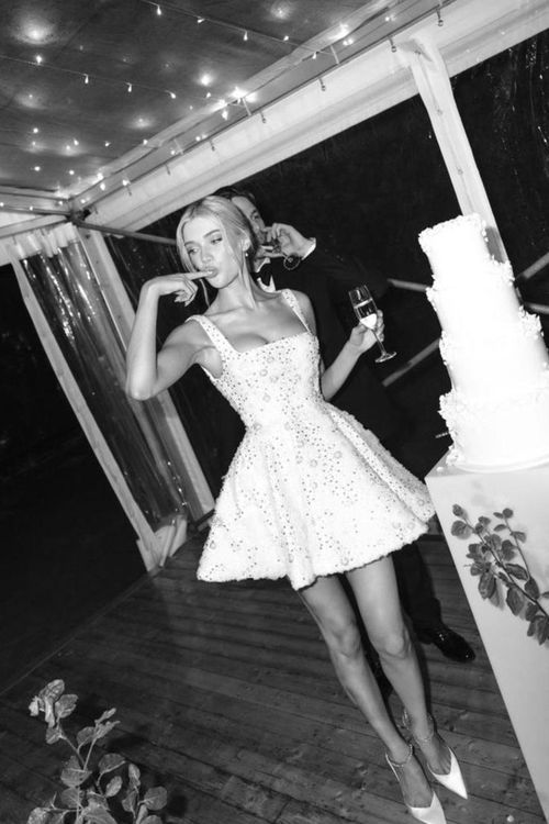 Платье для росписи в ЗАГСЕ: как подобрать идеальный образ?