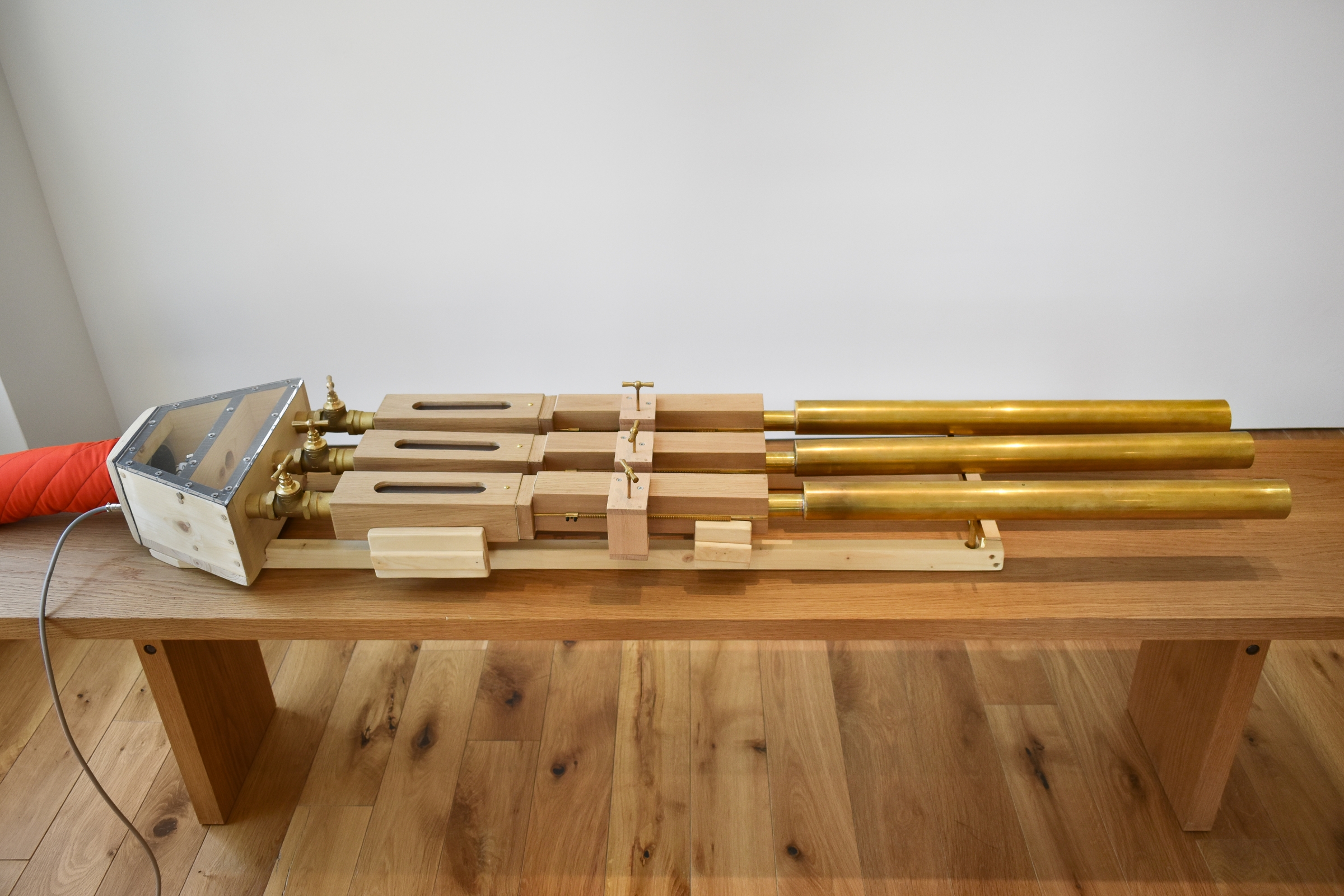 Vincent Martial, Sliding reeds. Photo: kurimanzutto New York.