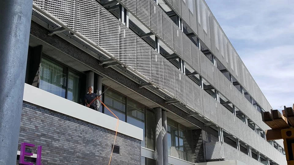 Blinkende glaspartijen na raamreiniging in Schilde
