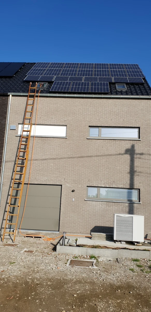 Zonnepanelen professioneel laten reinigen door Diamond Cleaning Belgium