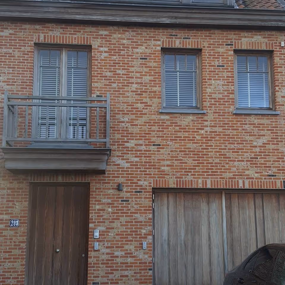Ramen en kozijnen gereinigd bij woning in Ranst met osmosewater voor helder resultaat