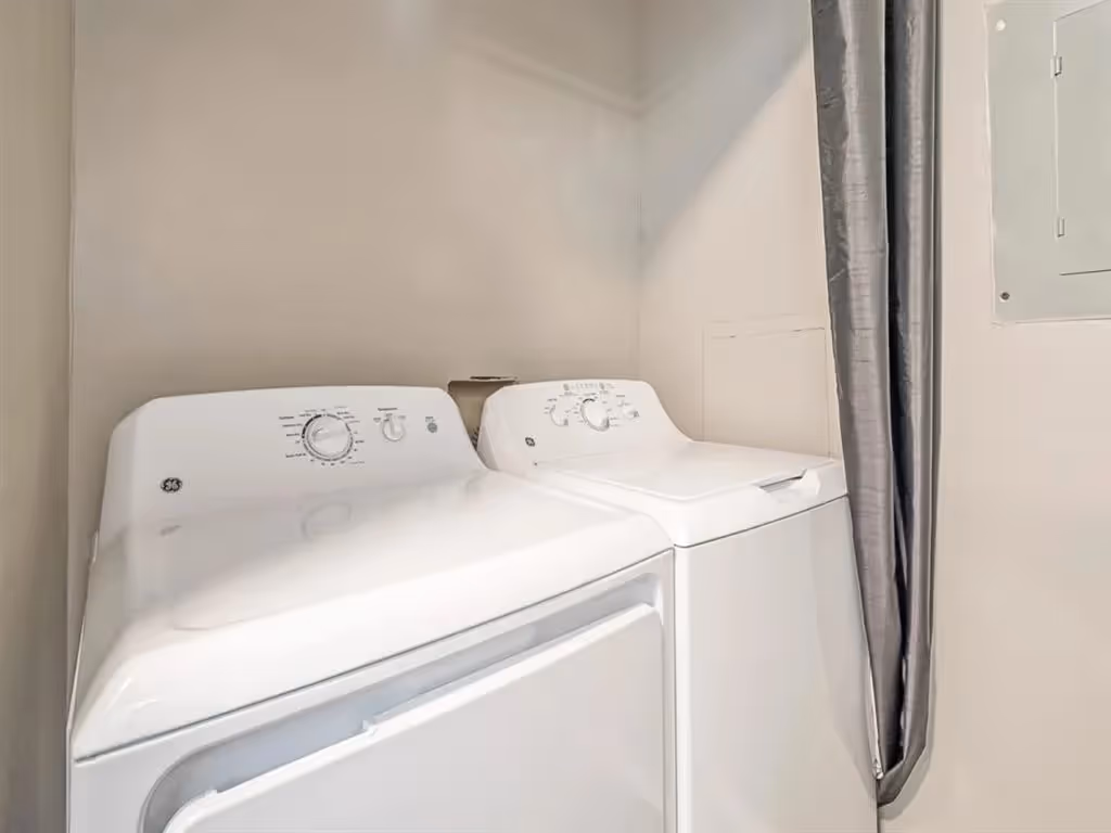 Full-Size Washer & Dryer