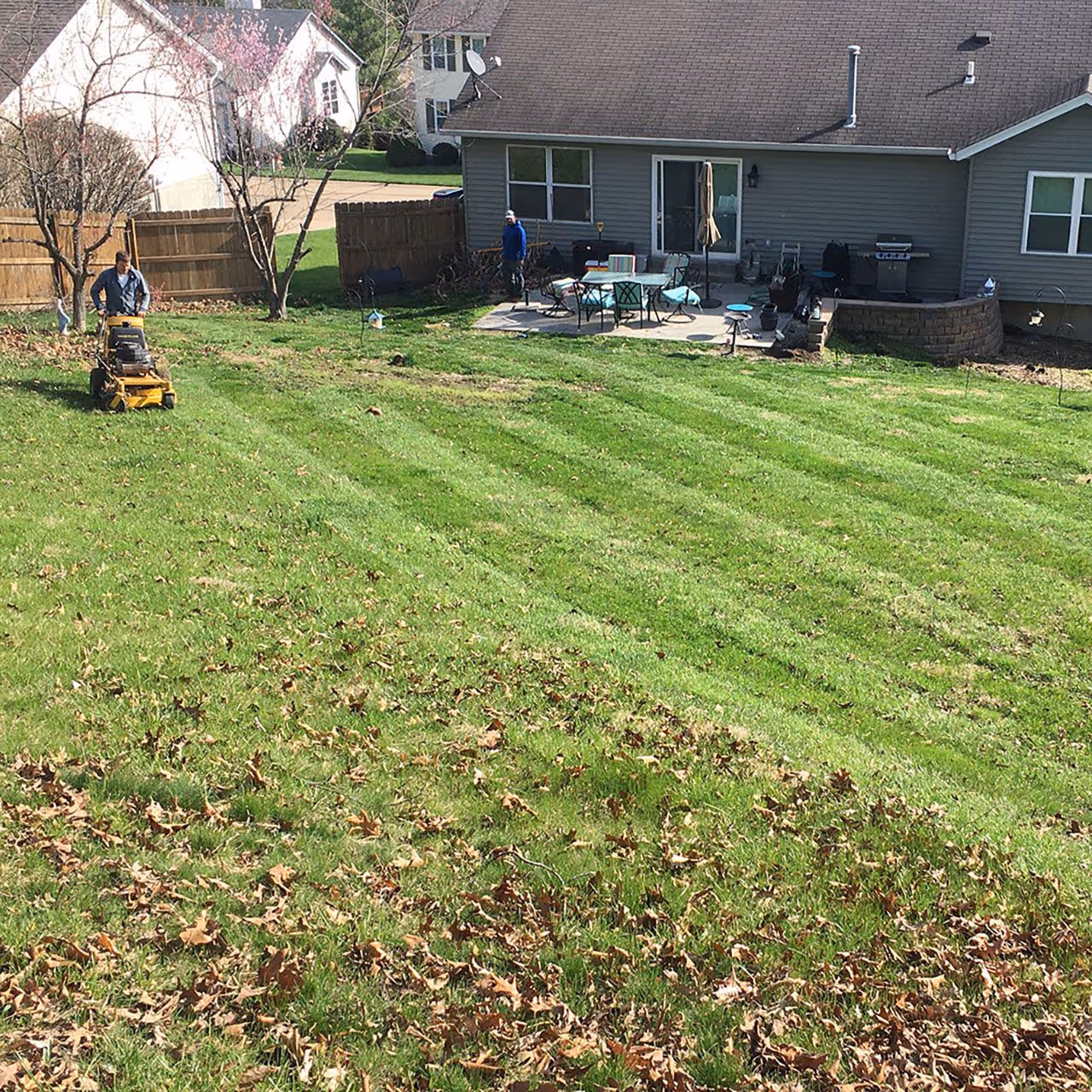 Commercial property lawn mowing services in Pevely, MO