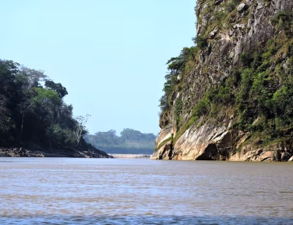 Río en el parque nacional Madidi, Bolivia.