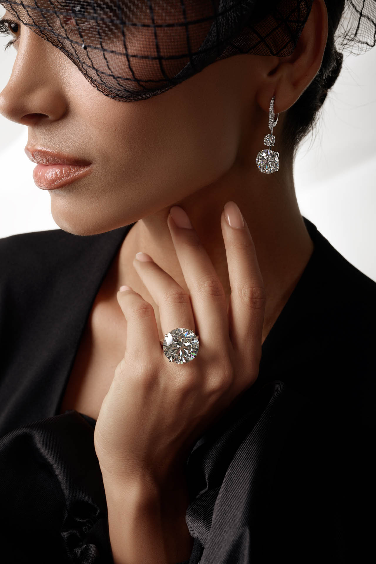 Levuma Exquisite diamond stud earrings, made with high craftsmanship.
