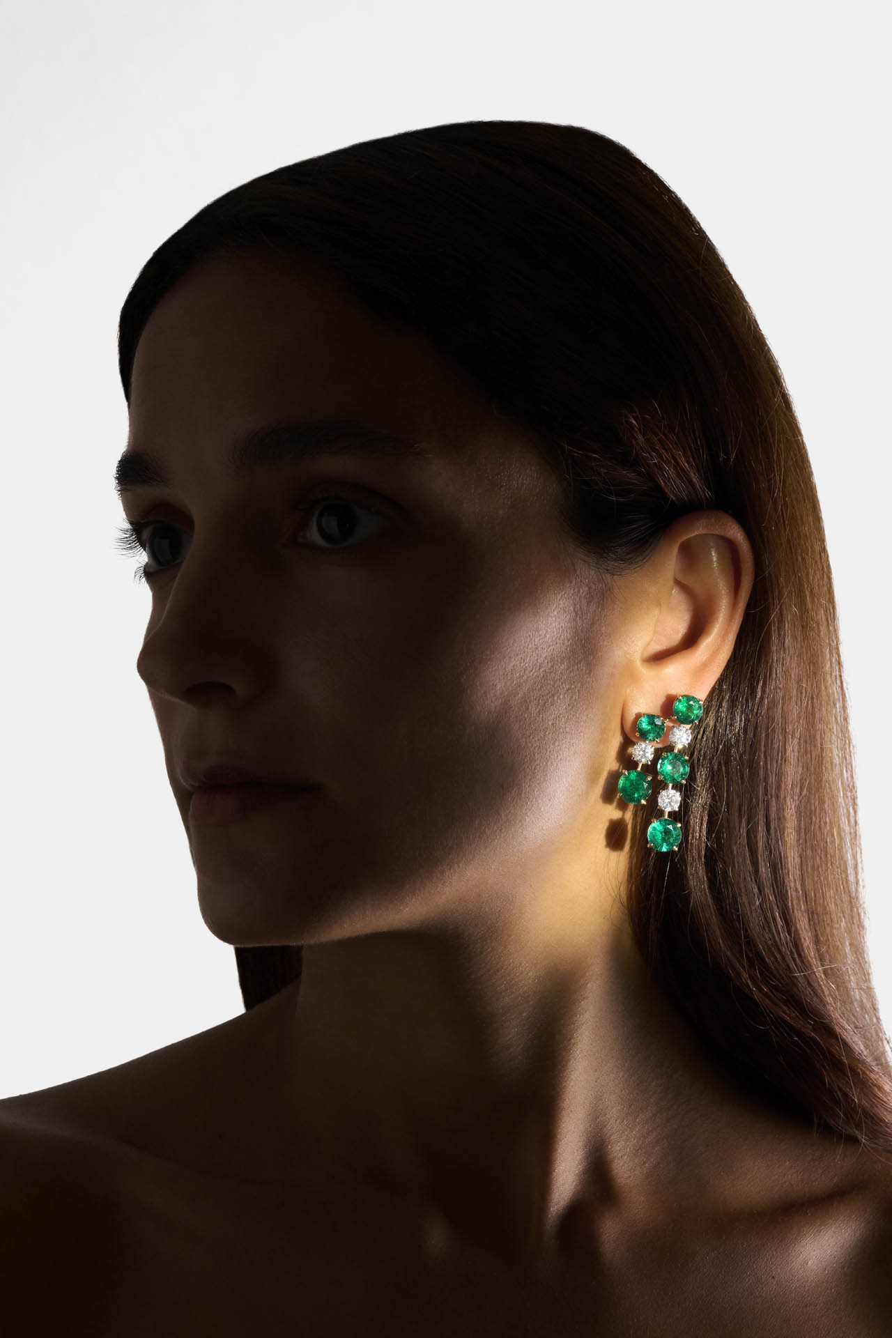 Levuma High Jewellery earring, entirely handcrafted by master jewellers.