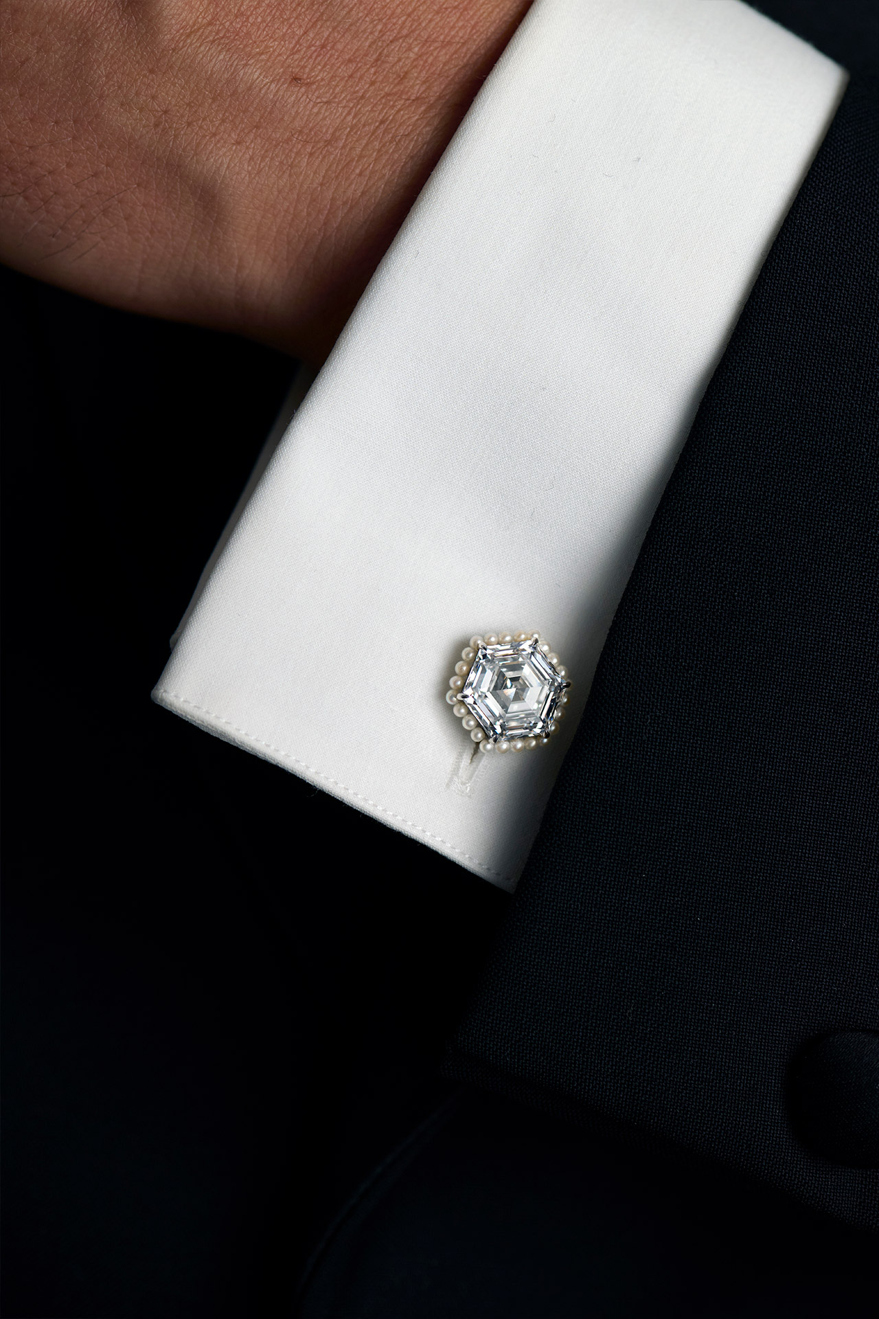 Levuma Unique Jewellery design consultation in Dubai.