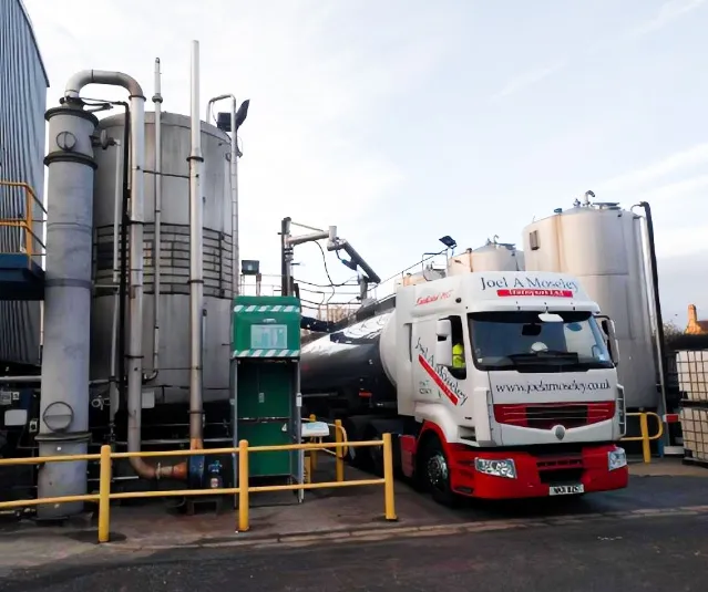 Truck loading at the RSbruce storage facility