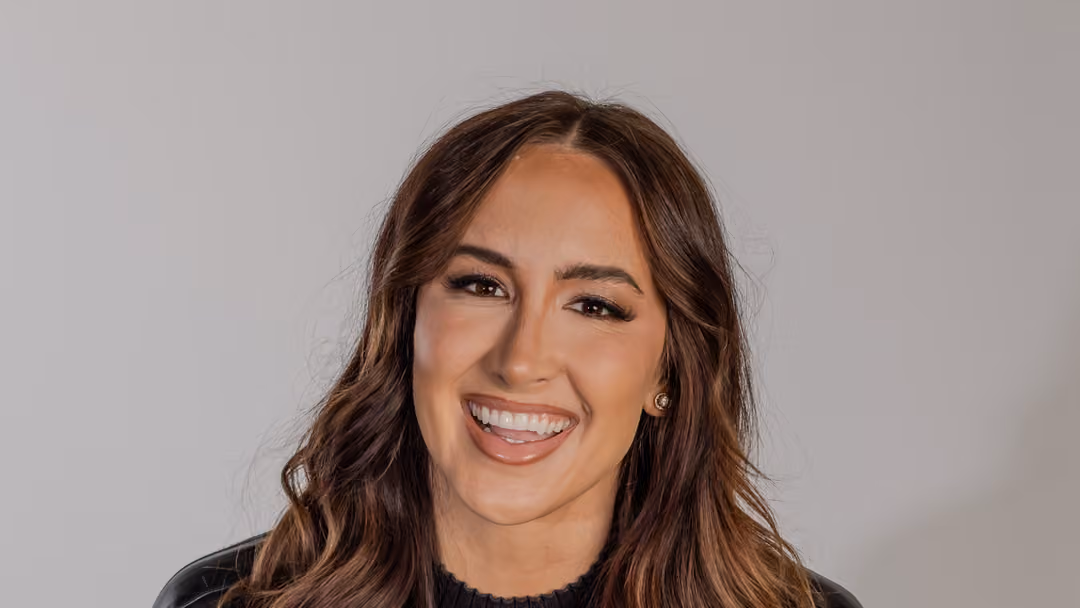 Codie sanchez headshot money lion