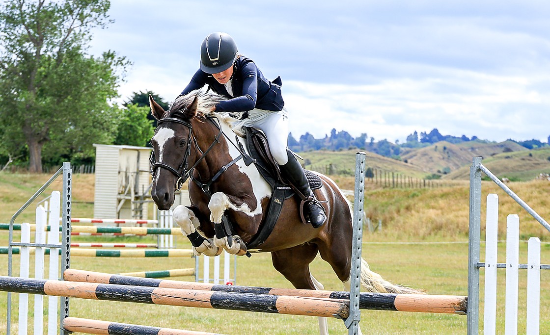 Student show jumping
