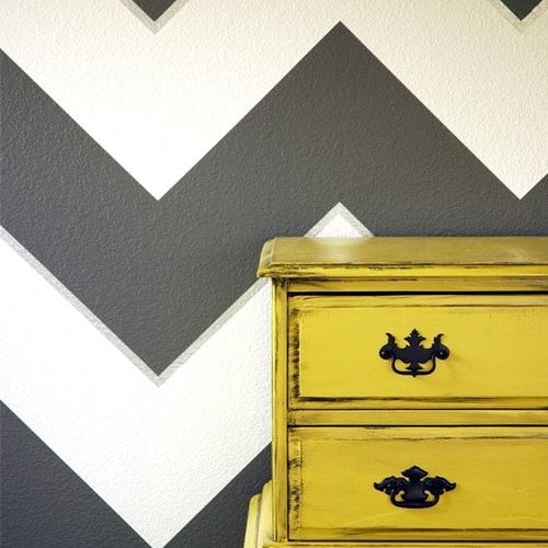 Bold stripe wall design
