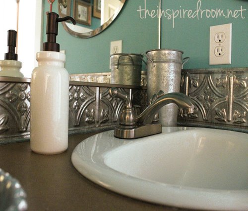 Vintage style green bathroom