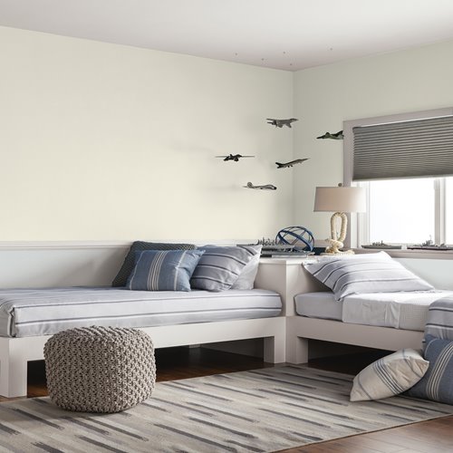 Neutral off-white bedroom