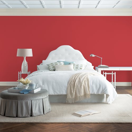 Feminine bedroom - Bright Red
