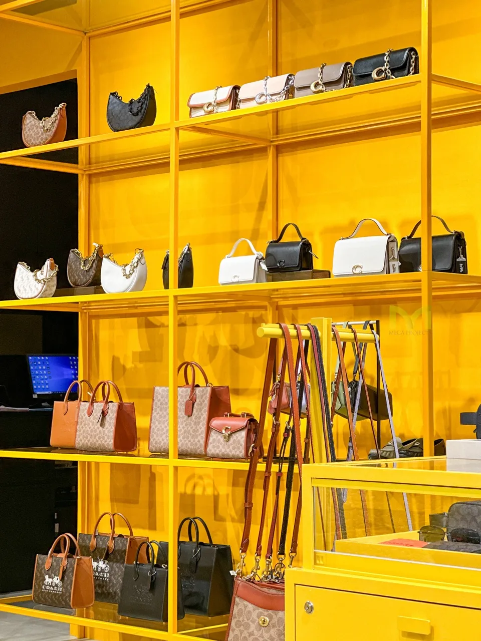 Coach Retail Store Fit-Out – Village Mall Jeddah
A premium retail interior fit-out for Coach featuring luxury display shelving, refined lighting design, and a high-end customer shopping experience aligned with global brand standards in Saudi Arabia.