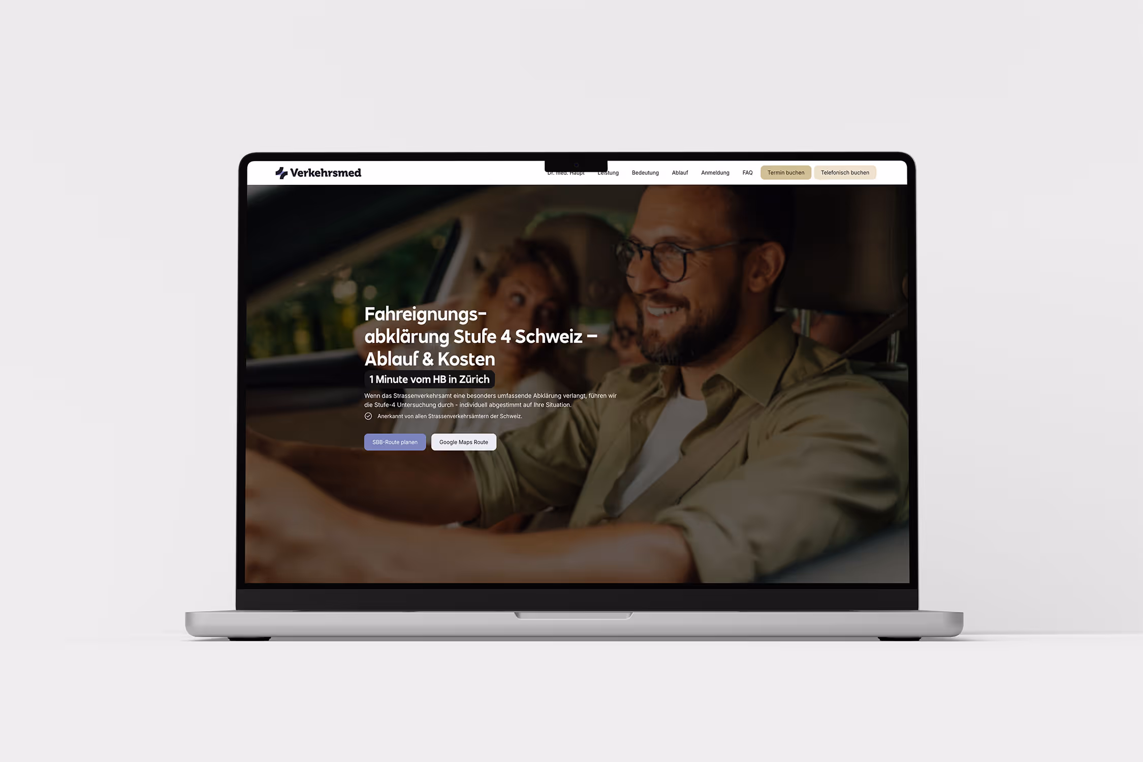 Laptop-Mockup mit der Website von „Verkehrsmed“ zur Verkehrsmedizin.