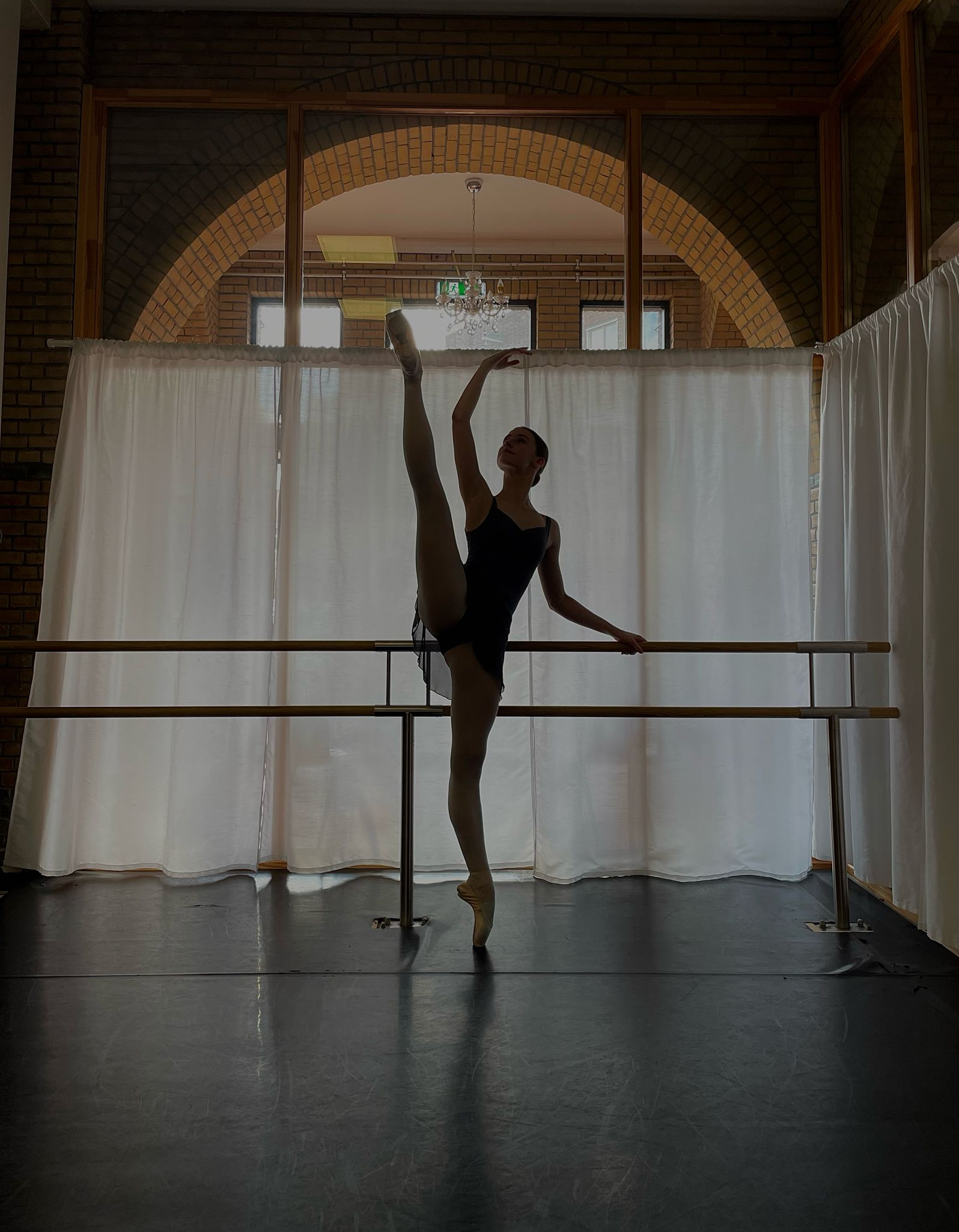 Topballerina Ann-Sophie studeerde aan de AHK ballet academy in Amsterdam en combineerde dit met het behalen van haar Belgisch diploma via de Examencommissie dankzij het flexibele STRIVE by INZICHT traject.