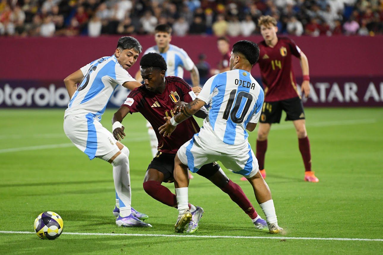 Review van internationaal gewild voetbaltalent Jesse Bisiwu (Club Brugge), die dankzij de flexibele lessen en continue support van STRIVE by INZICHT zijn topsport succesvol combineert met het behalen van zijn diploma via de Examencommissie.