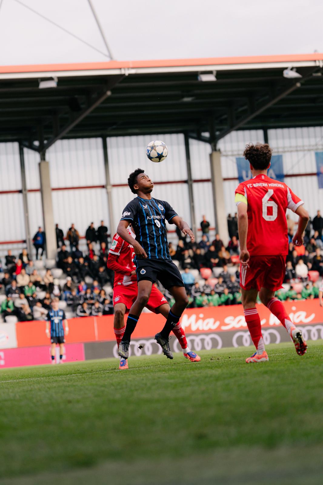 Review van profvoetballer en Club NXT-spits Yanis Musuayi, die dankzij het STRIVE by INZICHT traject succesvol slaagt voor zijn examens bij de Examencommissie en zich 100% op voetbal kan focussen.