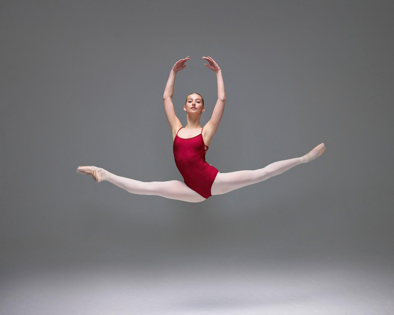 Topballerina Ann-Sophie studeert aan de AHK ballet academy in Amsterdam en combineert dit met het behalen van haar Belgisch diploma via de Examencommissie dankzij het flexibele STRIVE by INZICHT traject.