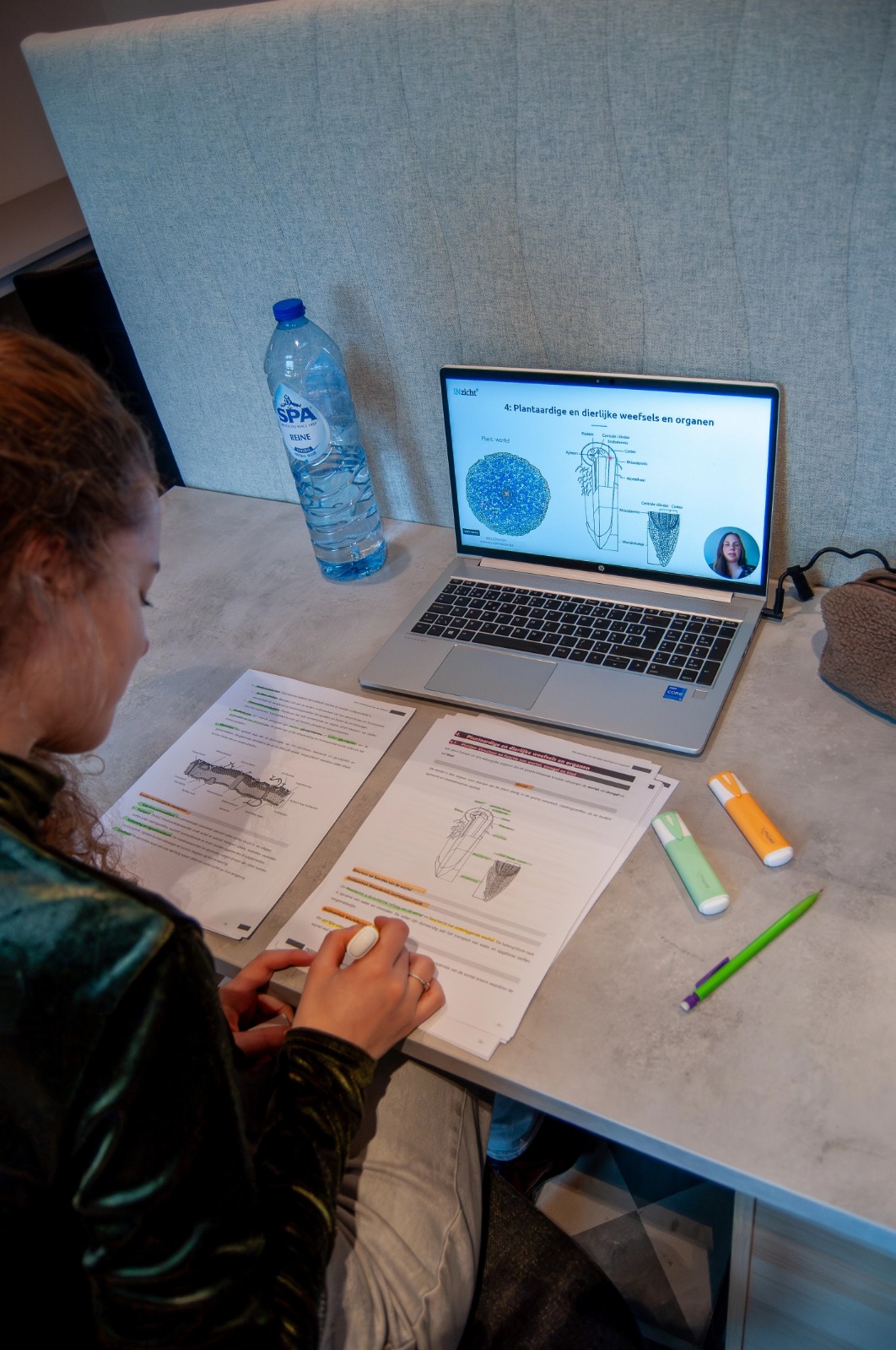 Review van student Emma uit West-Vlaanderen, die na INZICHT PLUS de overstap maakte naar INZICHT MAX en dankzij deze motiverende studiebegeleiding haar studieritme en zelfvertrouwen terugvond voor de Examencommissie.