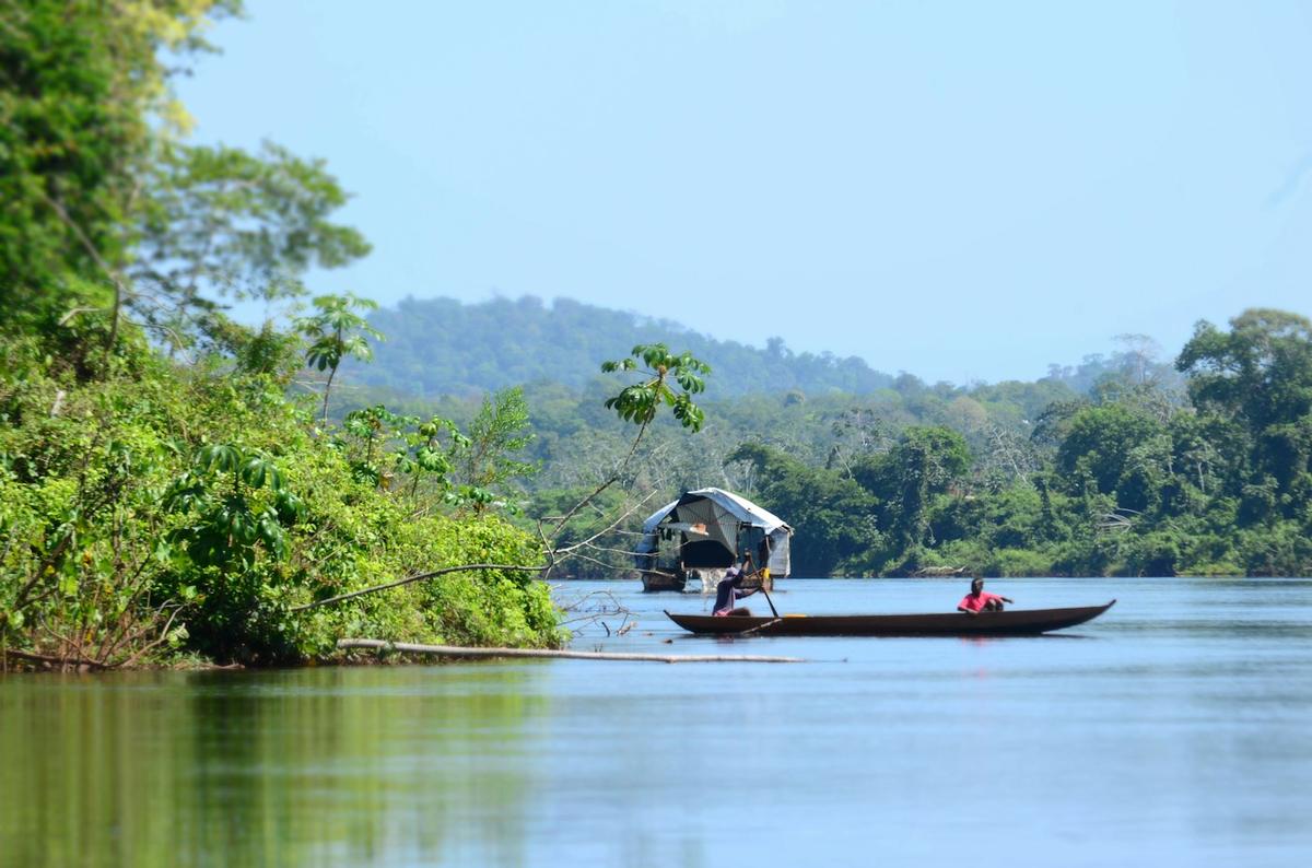 A boat on the river in Boven Suriname