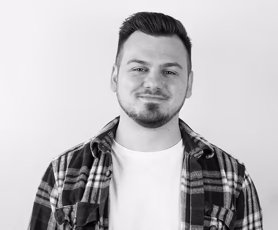 Schwarzweiß-Porträt eines Teammitglieds im Planungsbüro Jahnke in Lübeck