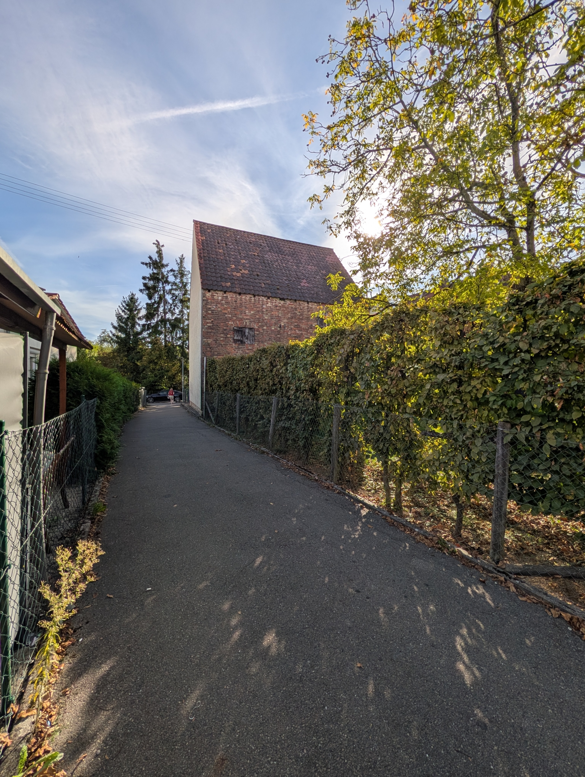 Außen Weg neben Scheune