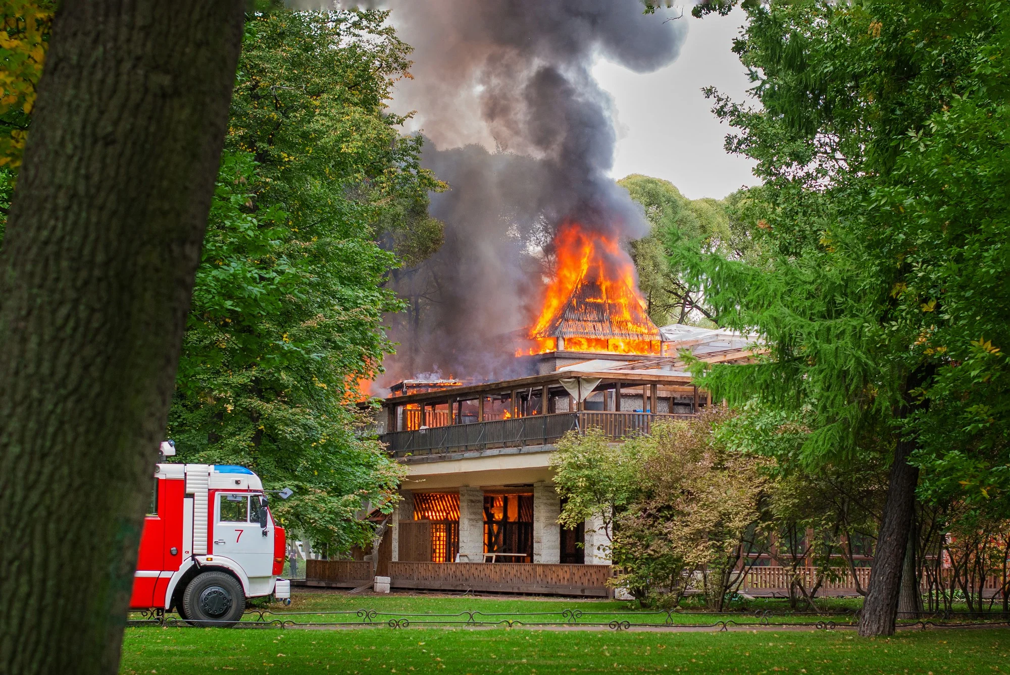 How Fires Behave: Key Insights for Fire Investigators