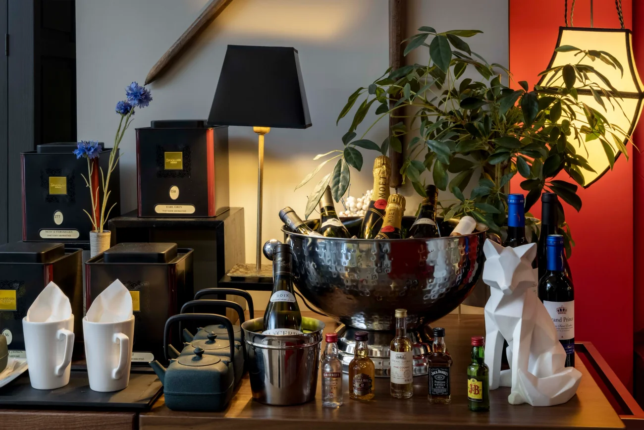 Plateau apéritif servi dans un grand hôtel