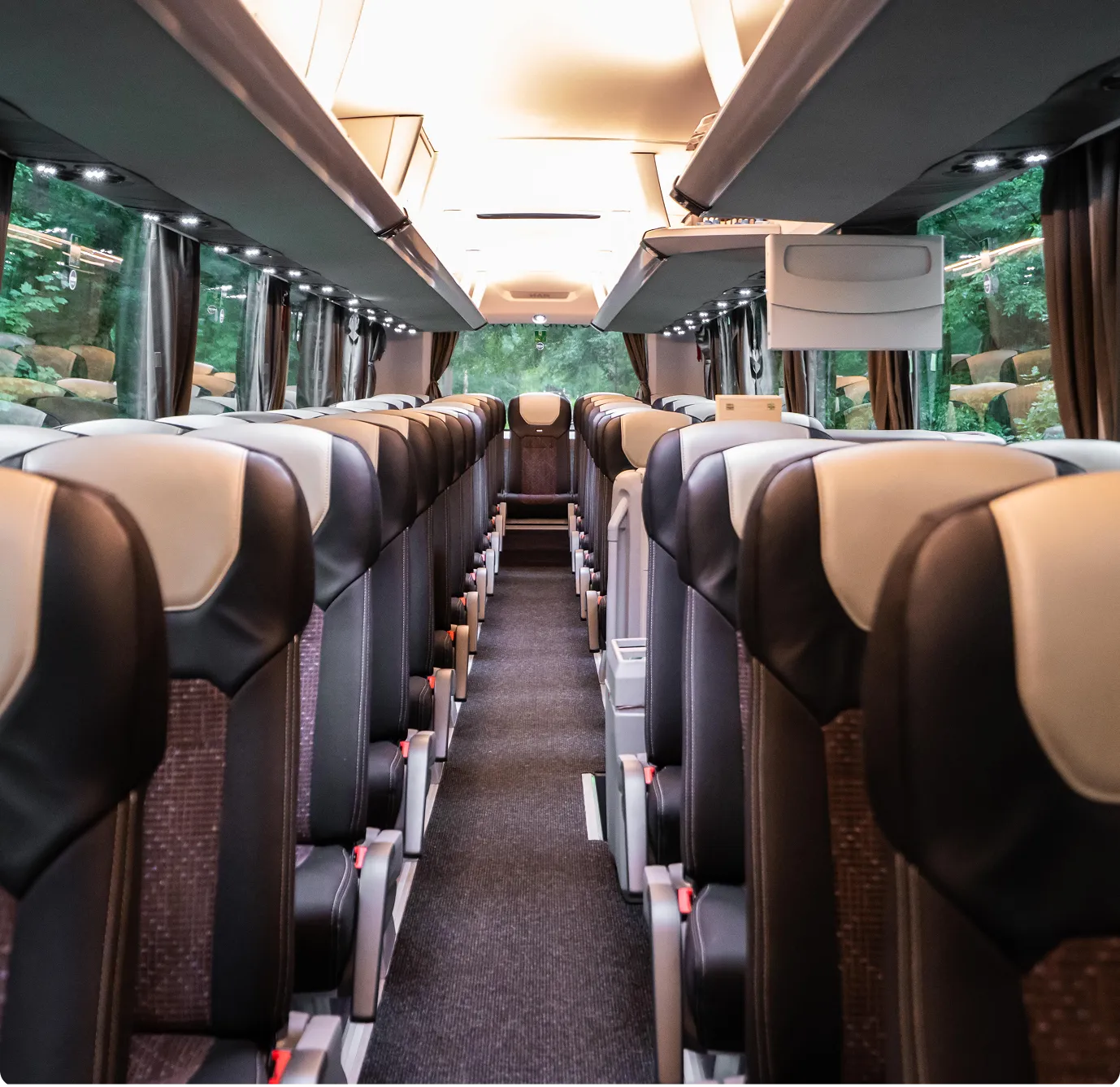 Bus Innenansicht Sitze