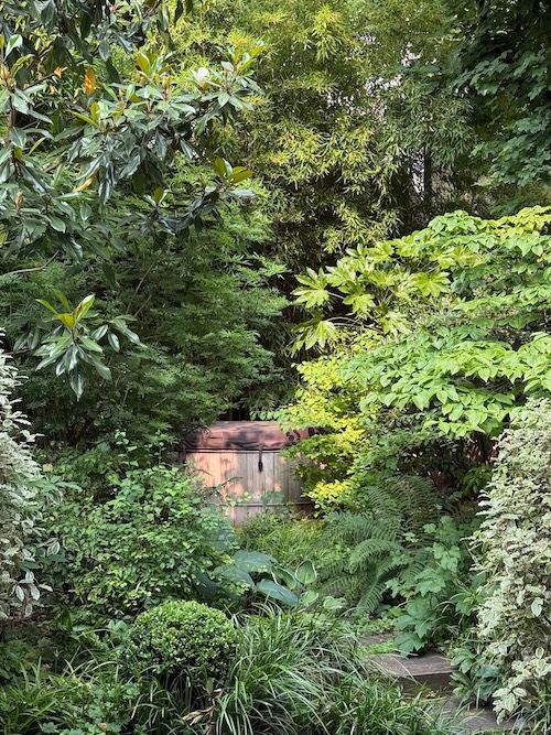 Camaïeux de verts à Porte Maillot