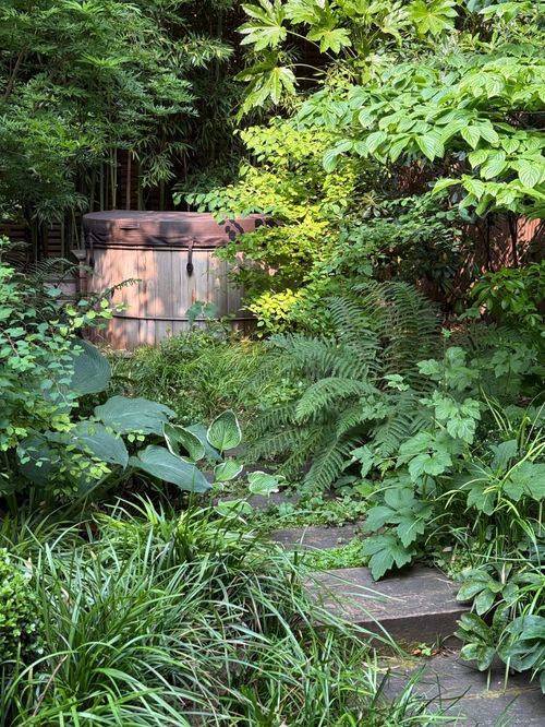 Camaïeux de verts à Porte Maillot